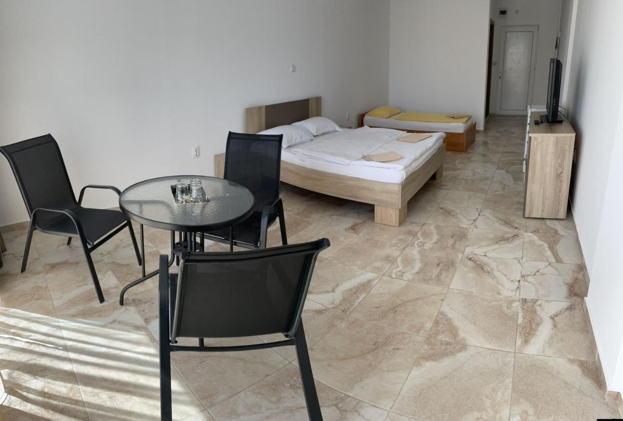Casa Bellevue Lägenhet Costinesti Exteriör bild